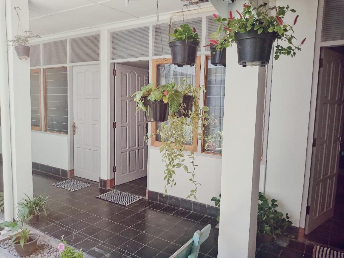 Pakualaman Ndalem Mbak Charly酒店 外观 照片